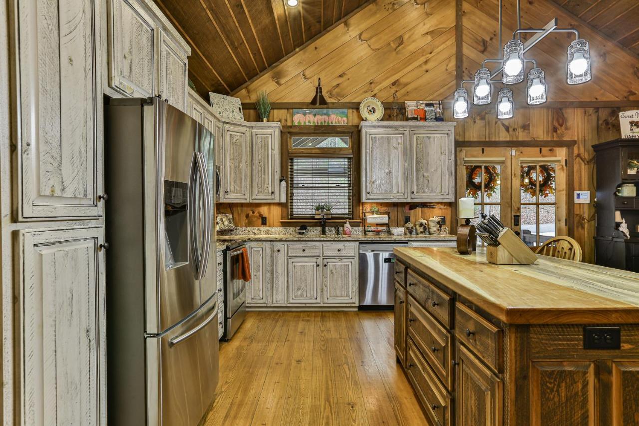 Villa Eagles Crest - Long Range Layered Mountain Views In Peaceful Neighborhood! Mineral Bluff Exterior foto