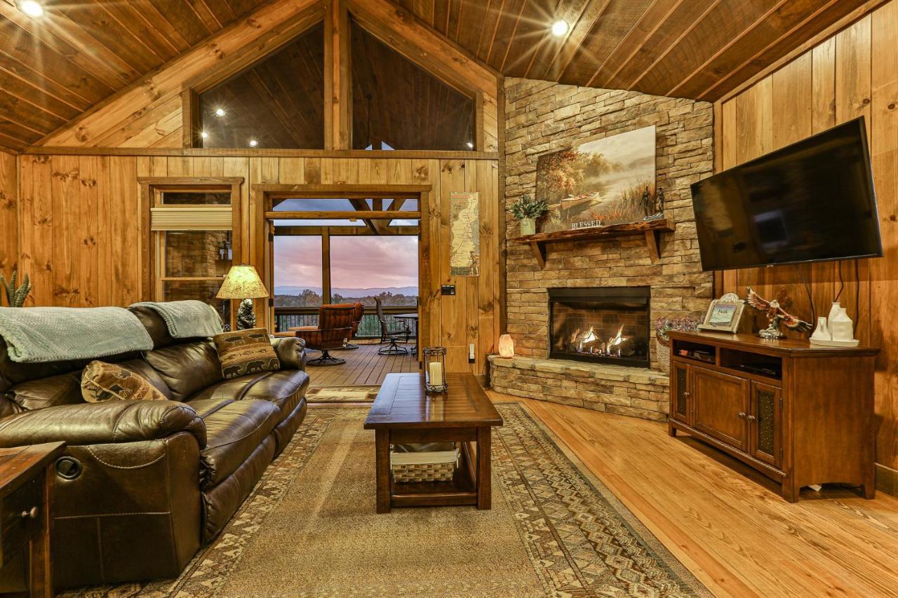 Villa Eagles Crest - Long Range Layered Mountain Views In Peaceful Neighborhood! Mineral Bluff Exterior foto